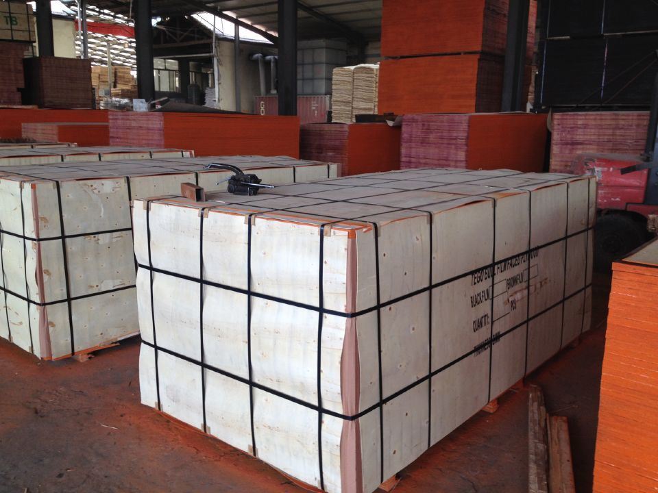 Poplar/Birch/Hardwood Core Marine Plywood/Shuttering Plywood/Film Faced Plywood for Construction (HB001)
