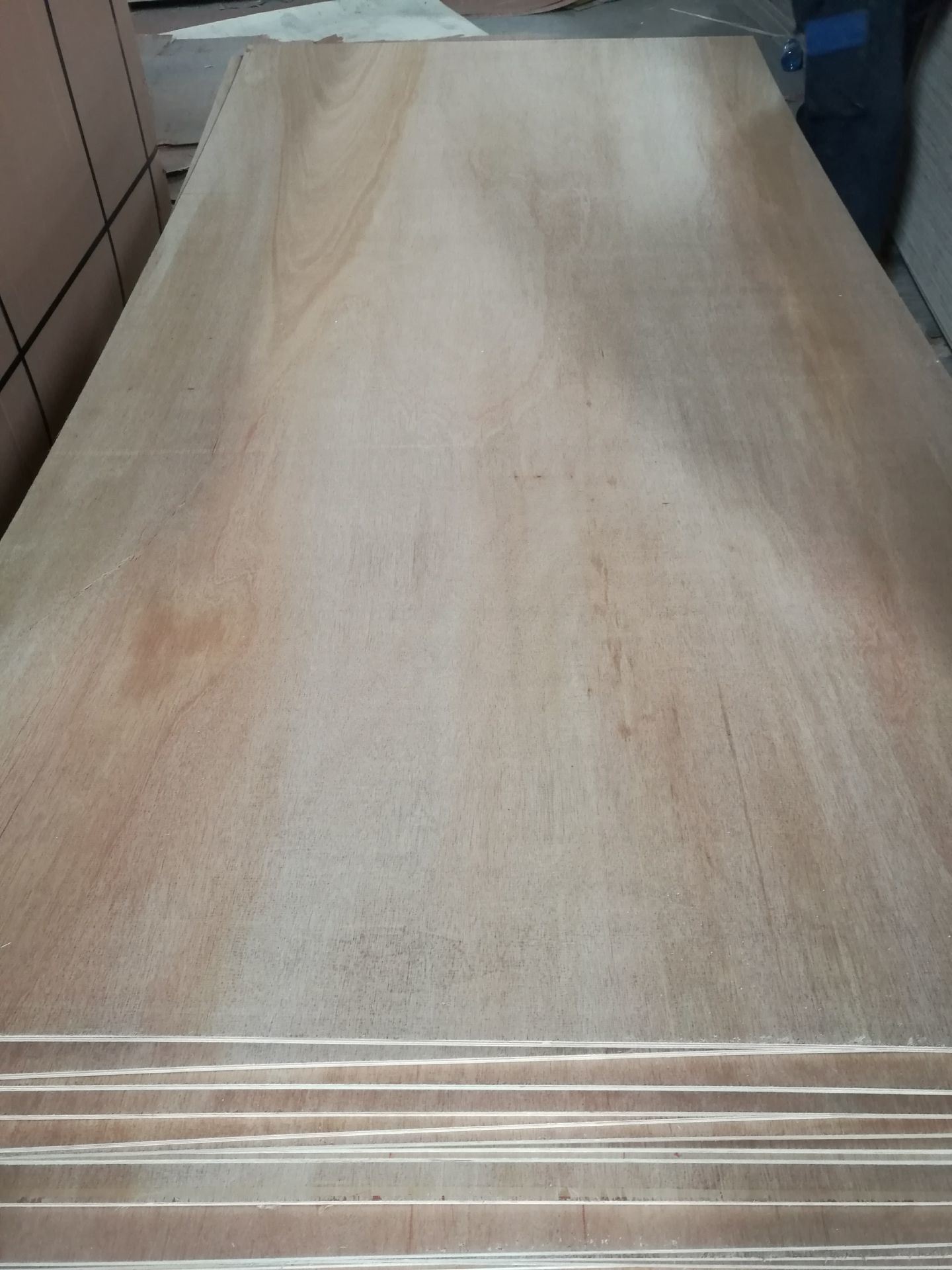 18mm Meranti Plywood Poplar Core E1 Glue BB/CC Grade